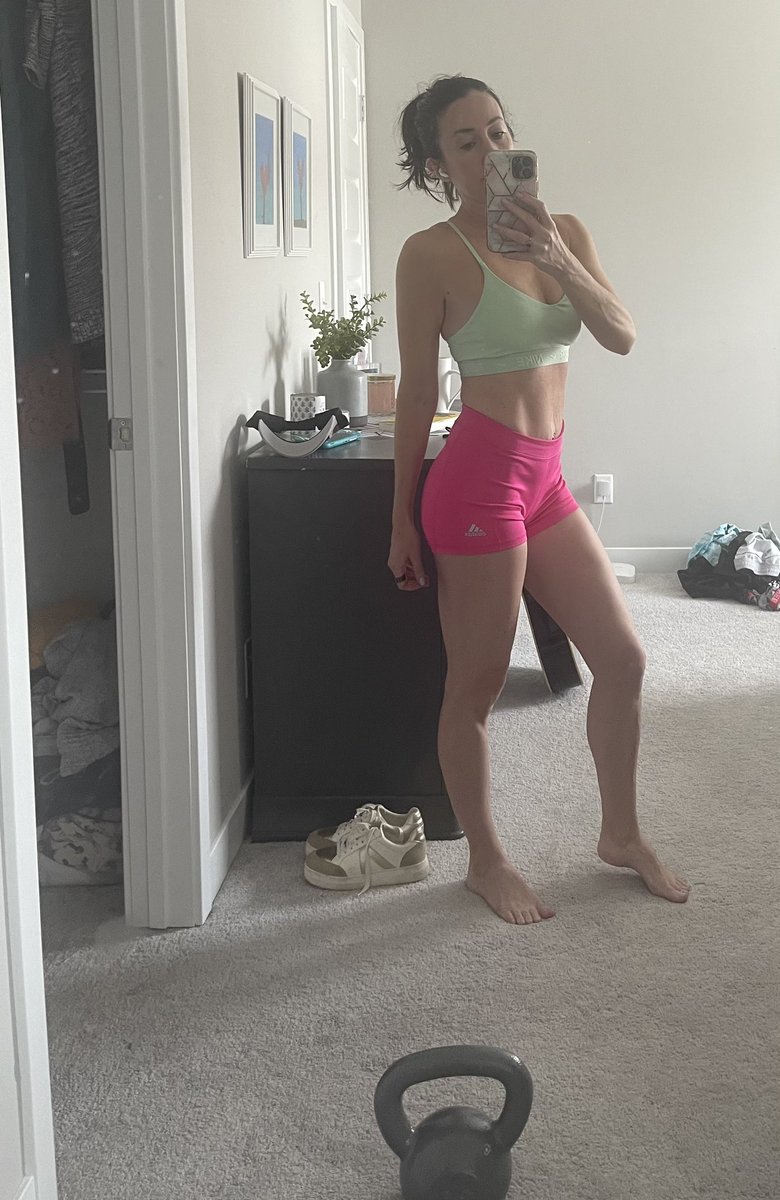 Hanging with the raisin girls tweet media