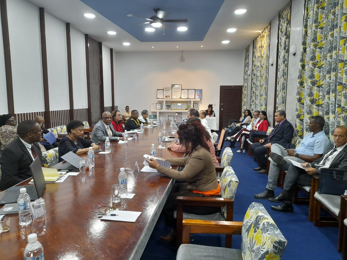 ⚕️Destaca el Dr. Aaron Motsoaledi, Ministro de Salud de Sudáfrica🇿🇦 que el  programa de formación de estudiantes sudafricanos en Cuba🇨🇺 representa un pilar fundamental en la cooperación entre ambas naciones.

#CubaPorLaVida