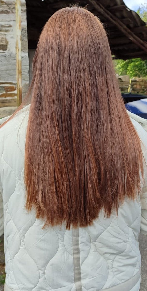 A verdad é que cando a peluquera non me puxo o espello pr detrás para que vira como me quedara o corte de pelo debín de haber sospechado cositas... Meu primo de 4 anos cunhas tixeiras de preescolar houbésemo deixado máis igualadito e solo me houbese cobrado un heladito