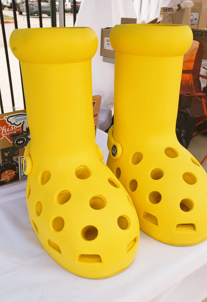 Boots in the pool!
Today @ 1pm, 1604 Northside Swim Center 
See them swim!!!

<a href="/kylesockwell/">Kyle Sockwell</a> <a href="/swimswamnews/">SwimSwam</a> <a href="/SanAntonioSport/">San Antonio Sports</a> <a href="/MastersSwimming/">Masters Swimming</a>
