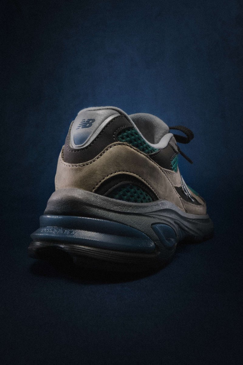 houseofheat's tweet photo. The New Balance 2010 "Dockside" Releases May 7 🔥

Details: https://t.co/RggrmvqFs5 https://t.co/hsBLBVzLXA