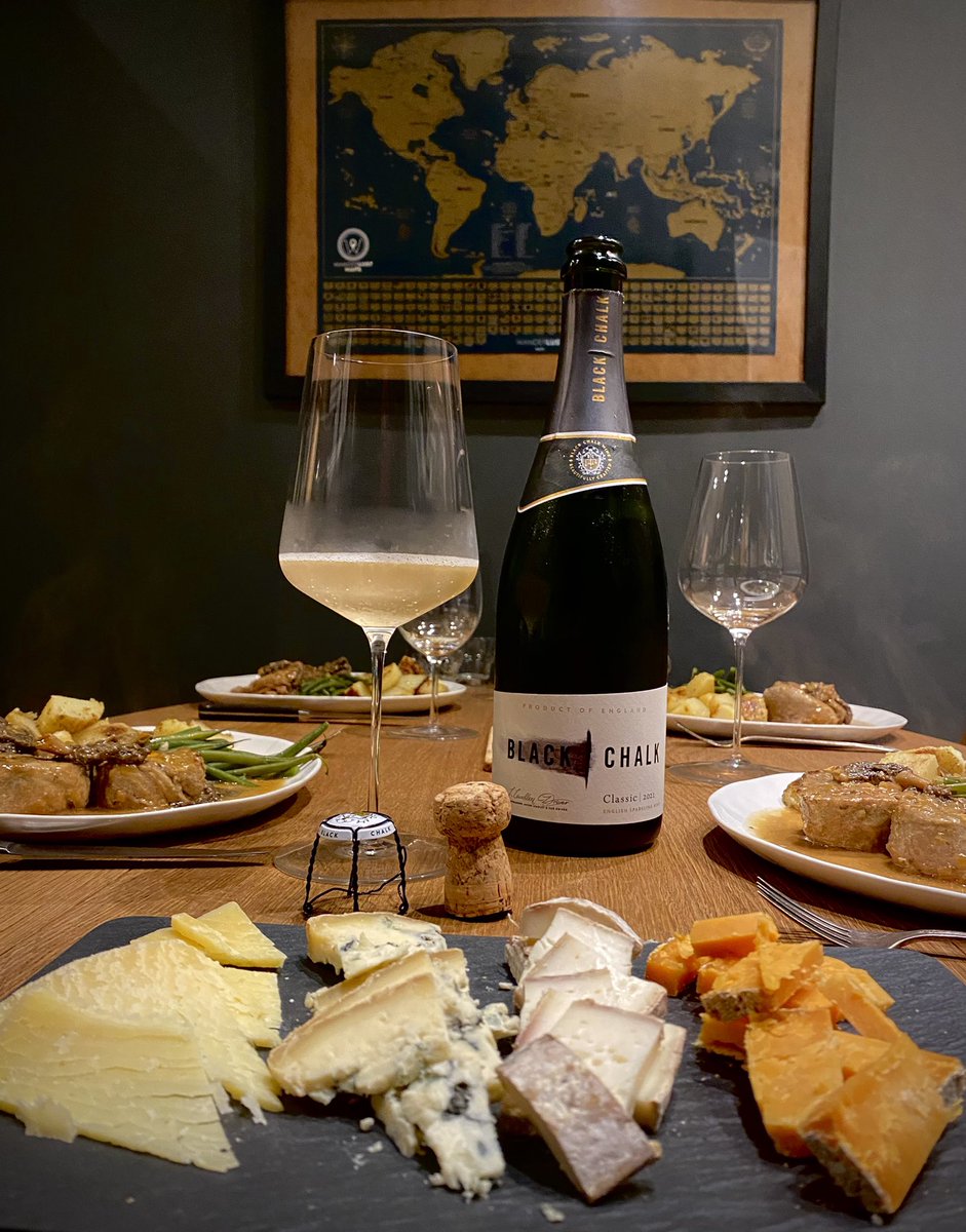 Celebrating English Sparkling with Black Chalk Classic, 50% Chardonnay, 38% Pinot Noir, and 12% Pinot Meunier — 100% estate-grown vineyard.

Pairing

Selection of British artisan cheeses

***

Pork filet with Morel-Armagnac sauce, rosemary-roasted potatoes, green beans