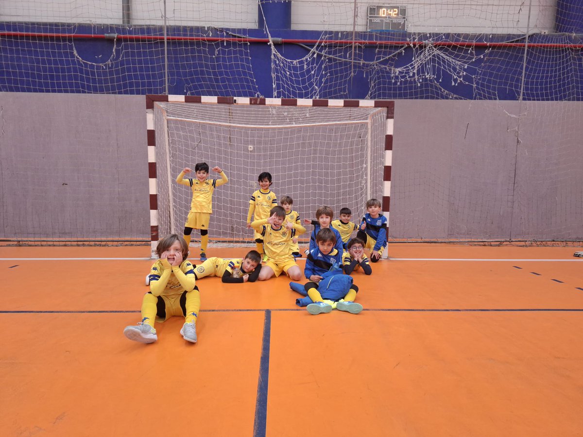 <a href="/FUTSALJPAII/">JUAN PABLO II FUTSAL</a> <a href="/acebo_el/">Restaurante el Acebo</a> <a href="/Serbis_Poceria/">Serbis Pocería</a> <a href="/Lcostsport/">LOW COST SPORT</a> <a href="/DominosPizza_ES/">Domino's Pizza España</a> <a href="/rtdeportealcor/">RT Deporte Alcorcón</a> <a href="/DXTAlcorcon/">DXT Alcorcón</a> <a href="/alcorconhoy/">alcorconhoy.com</a> <a href="/ADAlcorconFSF/">A.D. Alcorcón F.S.F.</a> <a href="/Luisete21/">Luis Guillen</a> <a href="/AlcorconDeporte/">Concejalía de Deportes de Alcorcón</a> <a href="/csdparquelisboa/">CSD Parque de Lisboa Futsal</a> <a href="/Carlosj_fisio/">Carlos Jimeno</a> <a href="/1mostolesfs/">MRB-FS Móstoles</a> <a href="/_maanu8/">Manuel Sanchez</a> <a href="/edbrunete/">edbrunete</a> <a href="/__cabreeera__/">Guille Cabrera</a> <a href="/Colegio_Alkor/">Colegio Alkor</a> <a href="/colegioclaret/">CEClaret</a> <a href="/ColegioRihondo/">Colegio Rihondo</a> BASE | PREBENJAMÍN B MUNICIPAL 

Victoria | 5-3 |
🆚 <a href="/CDTRINITARIOSAL/">CD TRINITARIOS ALCORCON</a>
 
Muy buen partido de los chicos,  que empezaron dormidos y supieron reaccionar para remontar.

#123Alcorcón
#ConElCorazónEnLaPista💛