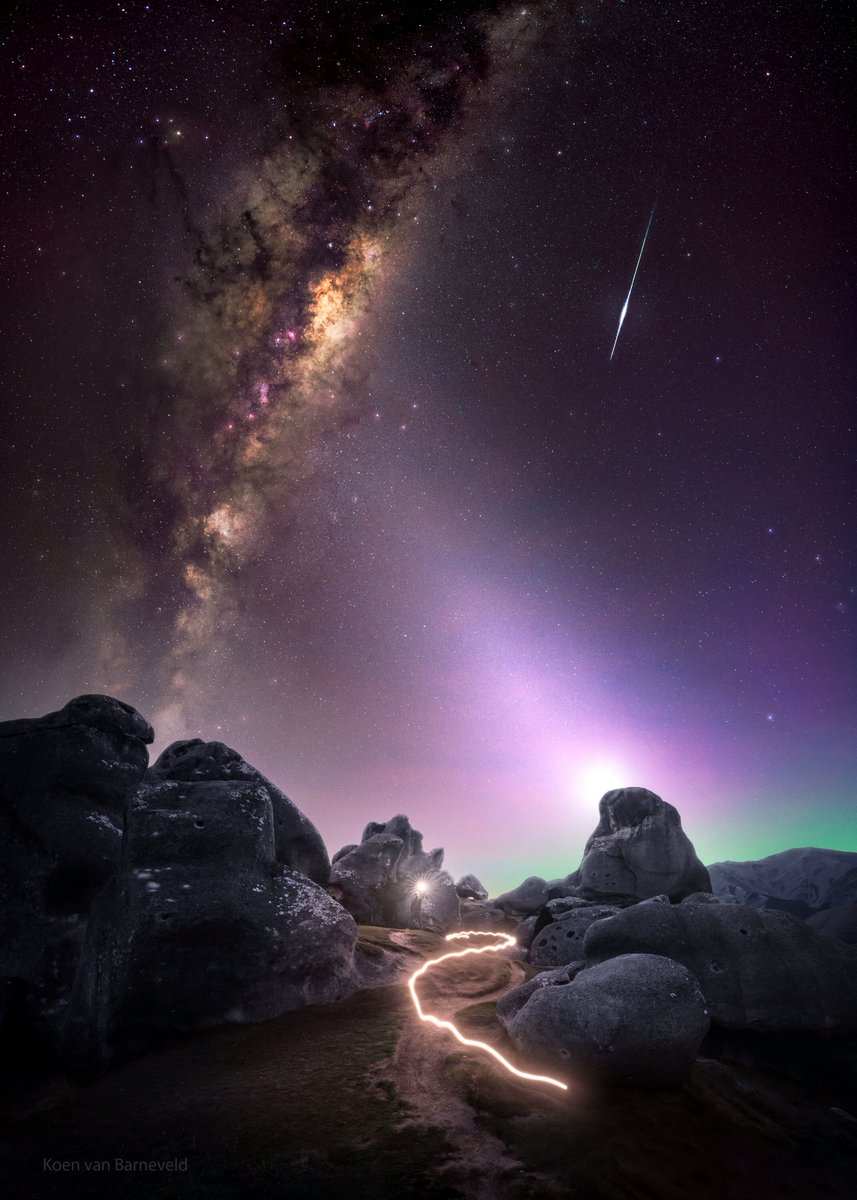 uhd2020's tweet image. Milky Way, Meteor, Aurora and Zodiacal Light from New Zealand