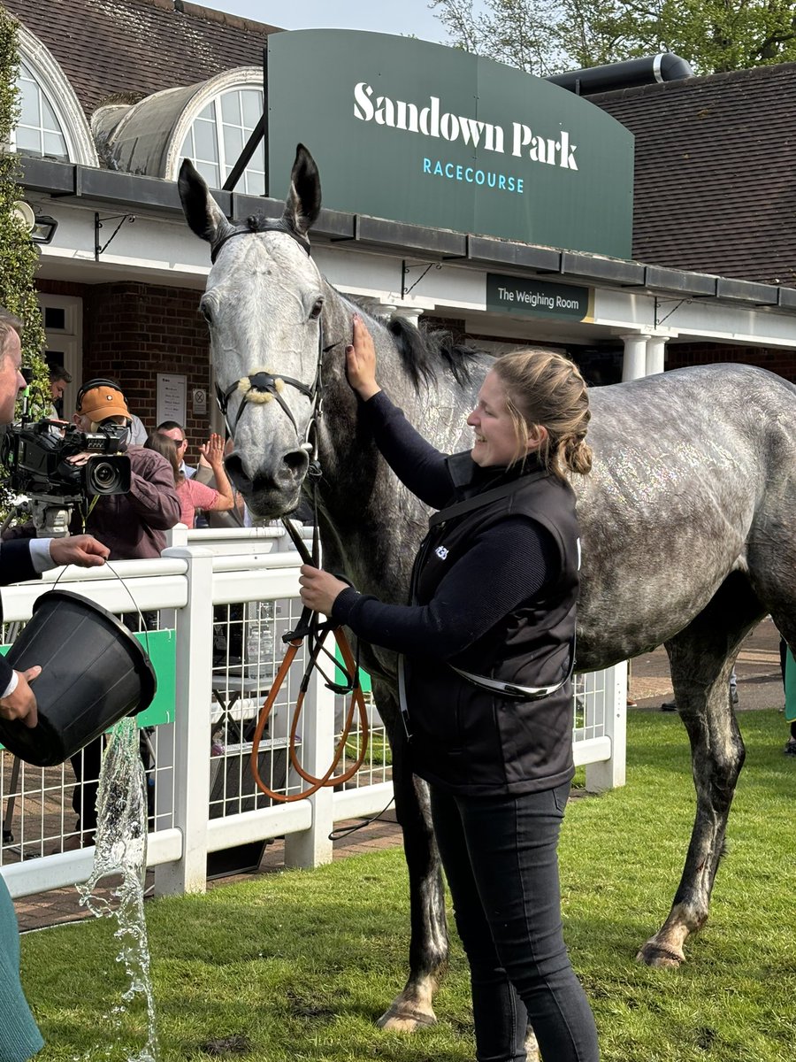 jennyelliott88's tweet photo. Congratulations @Sean_Bowen_ @O_J_murphy91 @hturner94 🩶👏🏼🏇🏽 https://t.co/Fe89mDpsnl