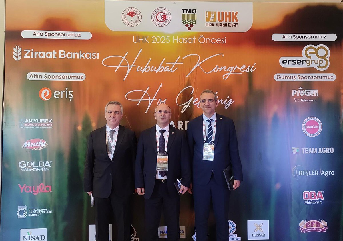 Tarım ve Orman Bakanımız Sayın İbrahim Yumaklı’nın teşrifleriyle Mardin ilinde gerçekleştirilen Ulusal Hububat Konseyi Hasat Öncesi Hububat Kongresine, DSİ 15. Bölge Müdürümüz Ali Naci KÖSALI, DSİ 10. Bölge Müdürü Zafer AKIN ile birlikte katılım sağlamıştır.