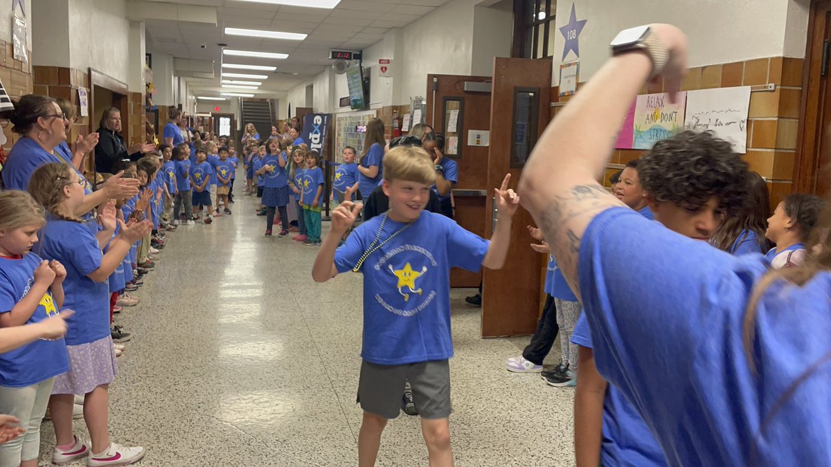 sydneyrendean's tweet photo. MAP Prep Rally with WY,K,1,2 cheering on our 3-5th graders! You are SMARTER than you think, BRAVER than you feel, STRONGER than you seem. YOU can do hard things!!! @BowermanStars @officialSPS https://t.co/7SsiUmHESp