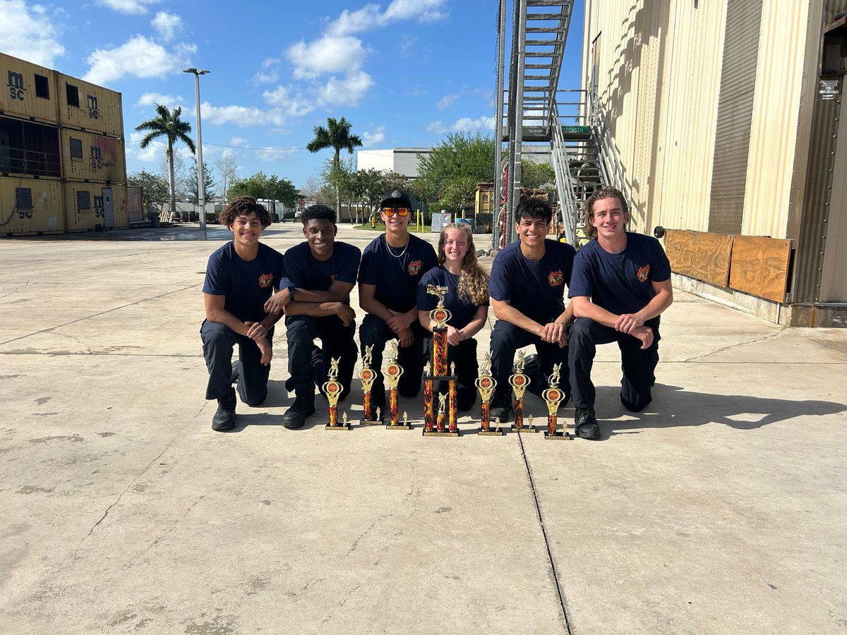 browardsheriff's tweet photo. BSO Fire Rescue cadets took 2nd place out of 19 teams at the 23rd Annual SoFlo Fire Explorer Competition, placing top 3 in 6 of 9 events. Proud of their passion, skill & bright future!
#TeamBSO #BSOproud #firefighter #firerescue https://t.co/5wn7agFvuU