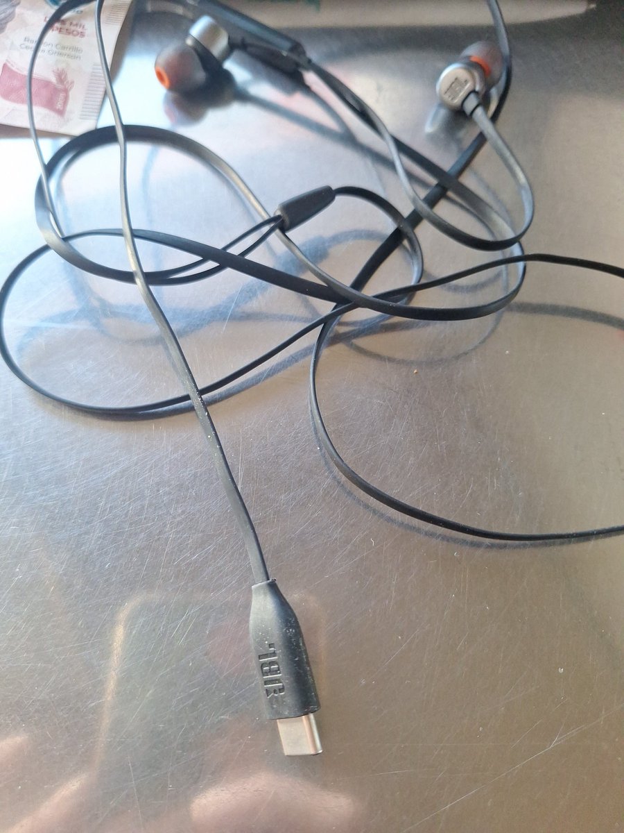 pituca_cc tweet picture