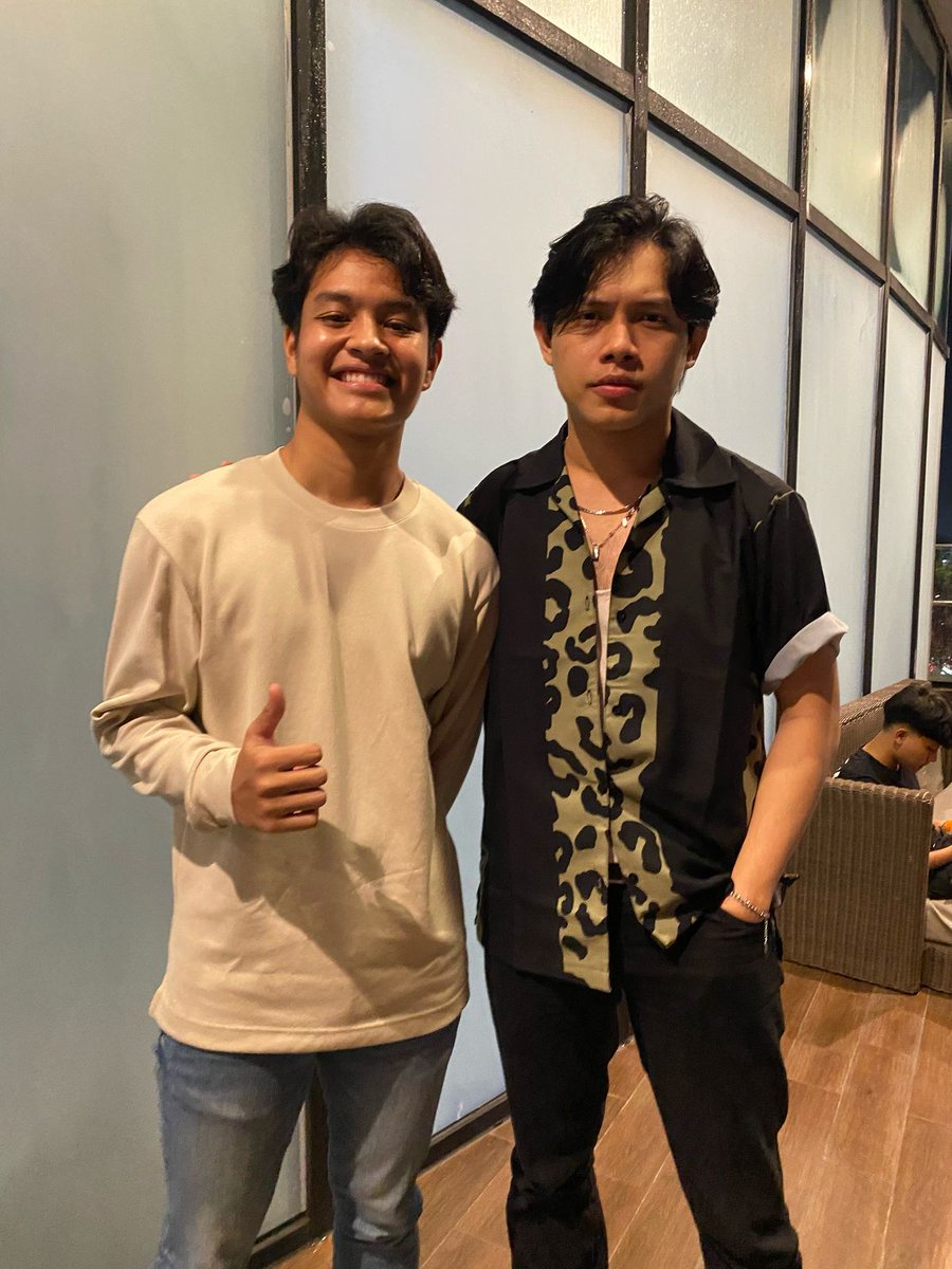 axeloverse's tweet photo. ketemu lagi bersama bang rony #Axel #axelo #axelnababan #IndonesianIdol https://t.co/KTWzoewW3I
