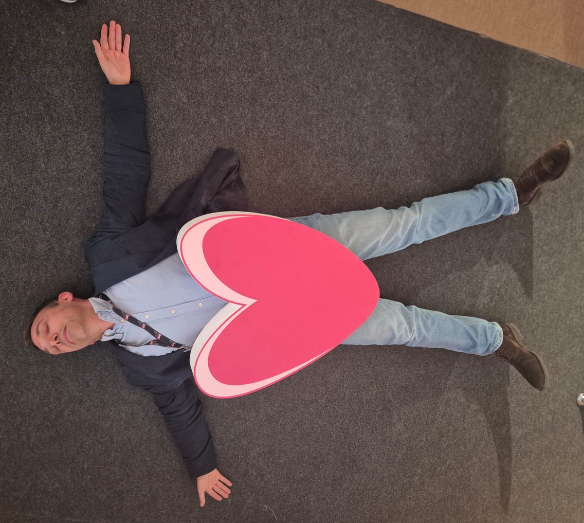 David Vivas (@docvivas) on Twitter photo Llegamos a la meta de #CardioClinica25, exhaustos pero felices de alcanzar nuestro objetivo #cardioclinicastyle Breve hilo con agradecimientos ⬇️⬇️⬇️<a href="/secardiologia/">Soc Esp Cardiología</a> <a href="/clinica_sec/">Asociación Cardiología Clínica SEC</a> <a href="/JovenesSec/">JóvenesSEC</a> <a href="/ResiSec/">ResiSEC</a> <a href="/CardioRed1/">CardioRed 1</a> Llegamos a la meta de #CardioClinica25, exhaustos pero felices de alcanzar nuestro objetivo #cardioclinicastyle Breve hilo con agradecimientos ⬇️⬇️⬇️<a href="/secardiologia/">Soc Esp Cardiología</a> <a href="/clinica_sec/">Asociación Cardiología Clínica SEC</a> <a href="/JovenesSec/">JóvenesSEC</a> <a href="/ResiSec/">ResiSEC</a> <a href="/CardioRed1/">CardioRed 1</a>