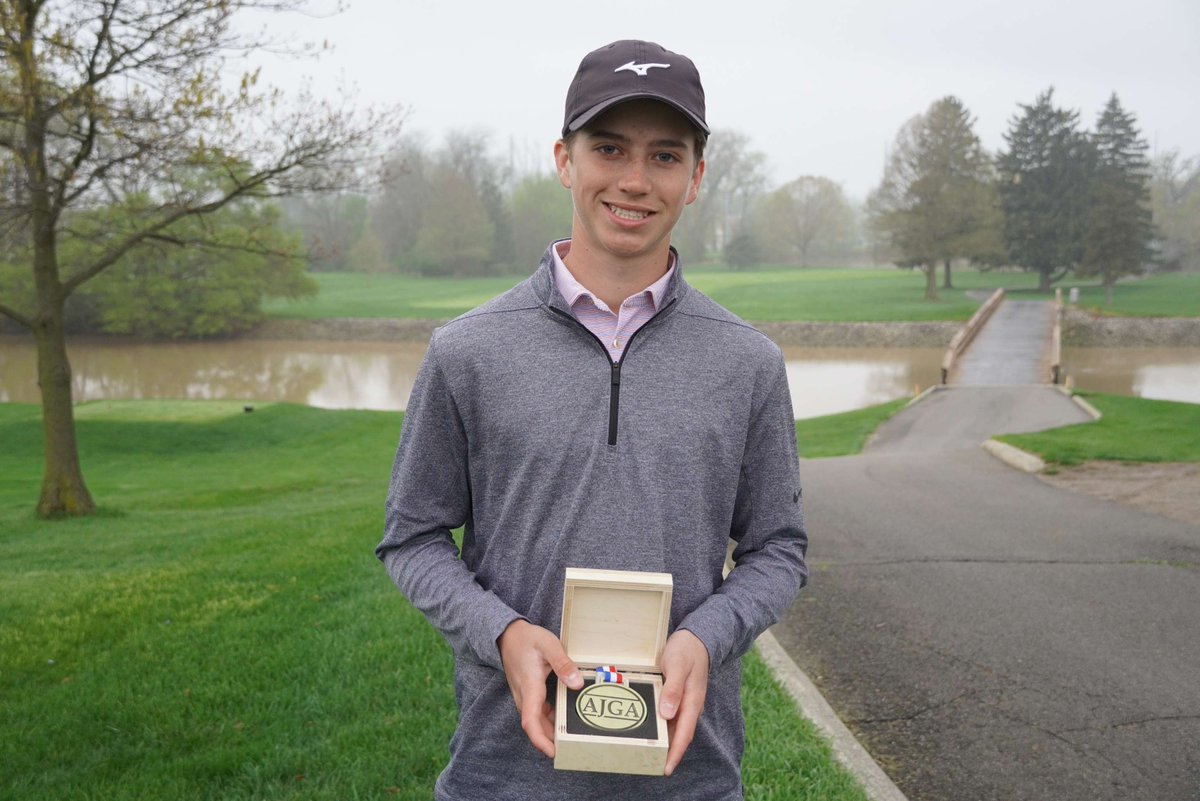 Rain or shine, it's tee time 🌦️

Hudson Burkey (-1) is the Qualifier medalist for the Boys Division of the #PreFindlay!