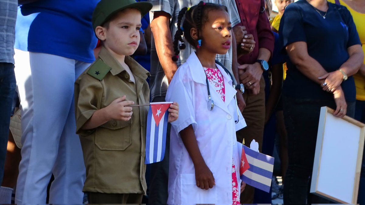 #Cuba 🇨🇺🇨🇺🇨🇺
#SanctiSpíritusEnMarcha
<a href="/DeivyPrezMartn1/">Deivy Pérez Martín</a> <a href="/DiazCanelB/">Miguel Díaz-Canel Bermúdez</a> <a href="/DrRobertoMOjeda/">Dr. Roberto Morales Ojeda</a> <a href="/PartidoPCC/">Partido Comunista de Cuba</a>