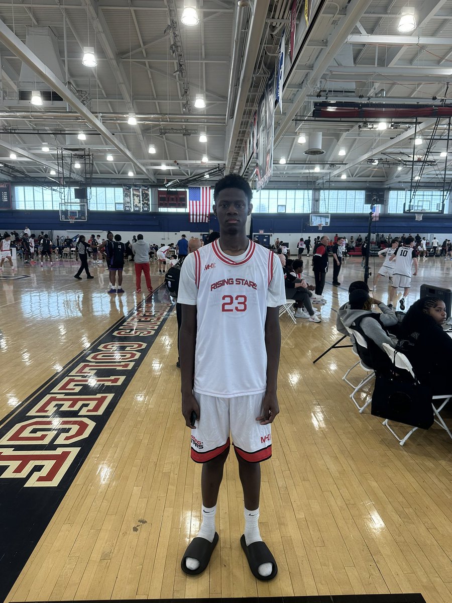 Unsigned Senior Nevion Legree with a 29 point performance to start this weekend. He’s been stacking impressive scoring performances all spring so far. Elite three level scorer.