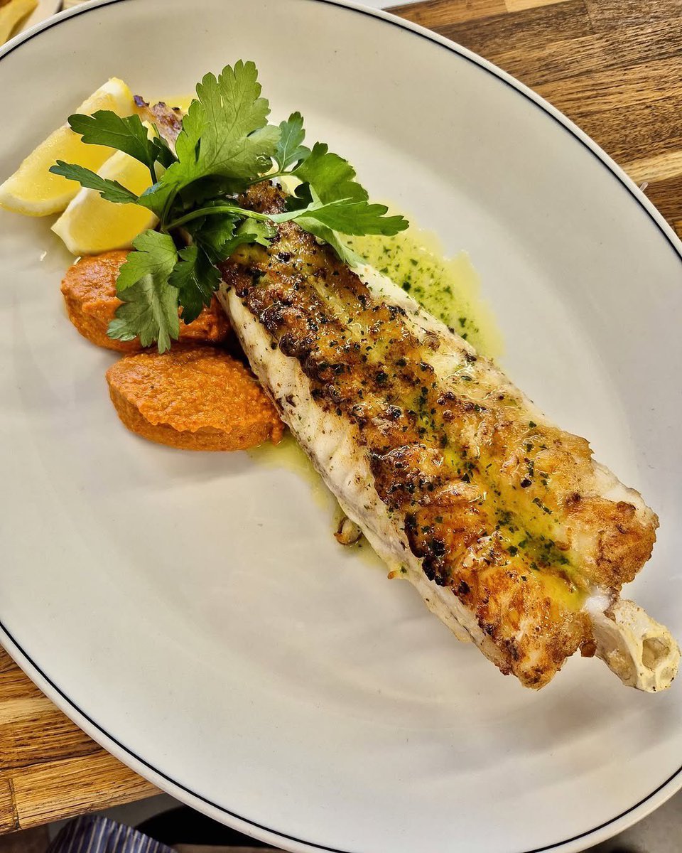 noahsbristol's tweet photo. Whole Cornish monkfish tail for two with romesco and garlic & parsley olive oil - a thing of beauty 🤩
Served with your choice of chips or potato salad ✨
#monkfish #romesco #noahsbristol #bristolrestaurant https://t.co/K4SKGAdT4Y