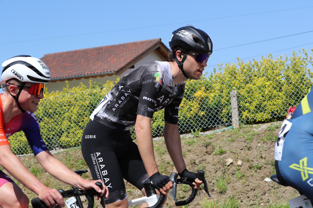 Un sobresaliente <a href="/Sergio_TruebaC/">Sergio Trueba</a> firma una notable octava plaza en la 3ª etapa de la <a href="/vueltasturias/">Vuelta Asturias</a> 2025. 

👏 <a href="/paullaneras/">Pau Llaneras</a> rodó durante varios kilómetros en la escapada de la jornada. 

🔜 Mañana, última etapa de esta #VueltaAsturias2025 camino de Oviedo.