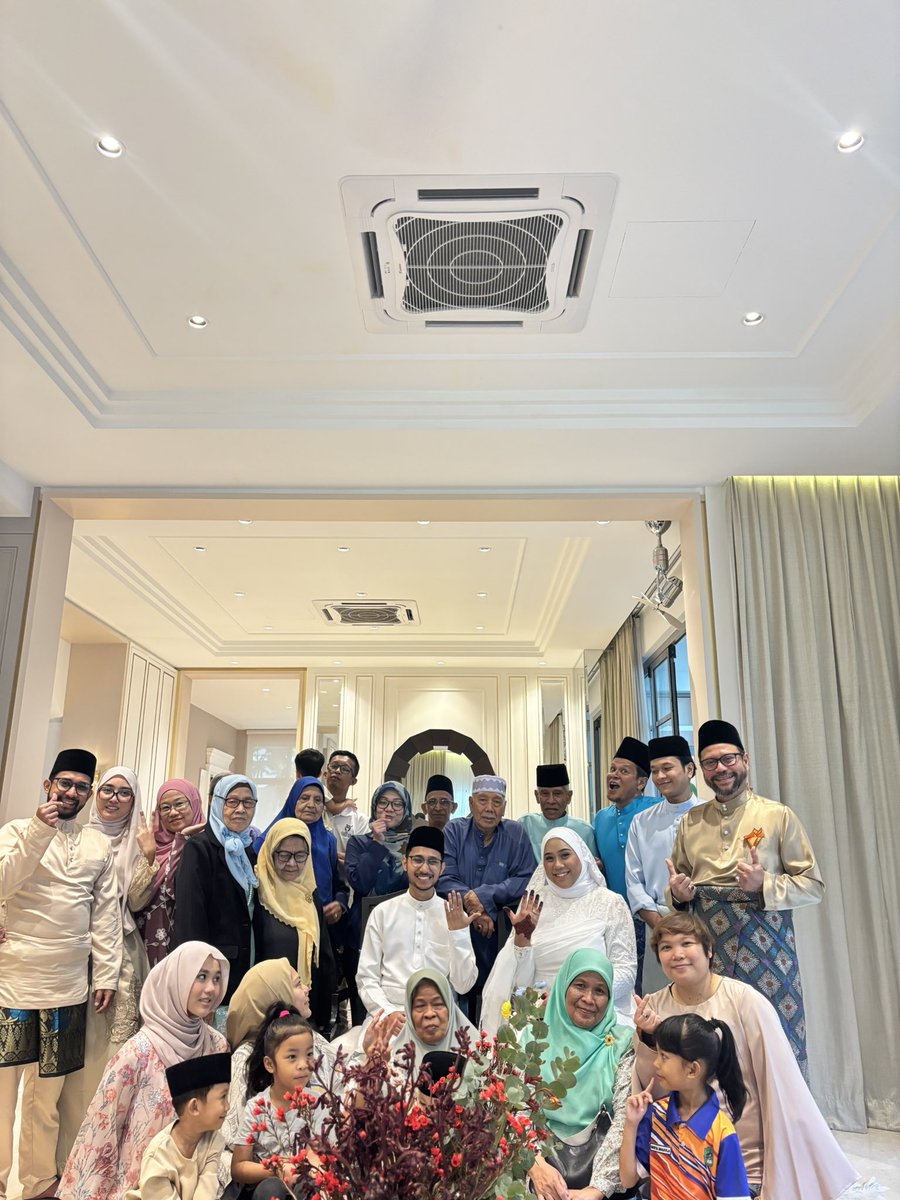 WrathVLR's tweet image. Alhamdullilah 🤲🏻
New phase in life with my fav person 🥰