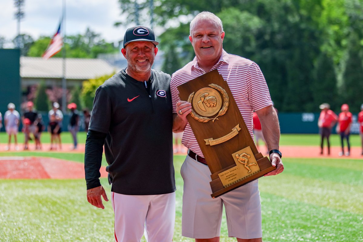 We had some familiar faces and champions back at Foley Field today🏆

#GoDawgs