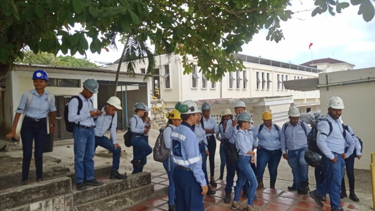 velezc_nelson's tweet photo. Los aprendices de Coordinación en Sistema Integrado de Gestión del CIP de @SENA_Bolivar visitaron la Planta de Tratamiento de Agua Potable (PTAP) de @Acuacar. Conocieron el proceso de potabilización y fortalecieron su formación en gestión ambiental. https://t.co/YD1w1V9kzz