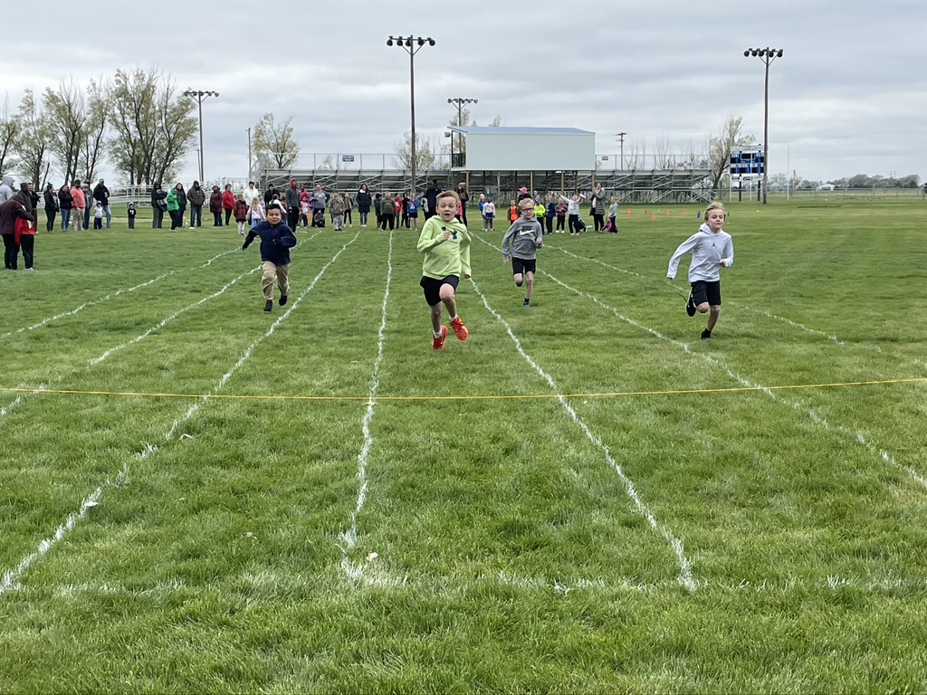 HPCSTORM's tweet photo. A big thanks to all of our @HPCSTORM families who attended our elementary Science Fair and Field Day on Friday! We appreciate your tremendous support! A big shout out to Mrs. Williams and Mr. Williams for organizing both events for students! Storm Pride! #hpcstorm https://t.co/UqAYOZYPKY