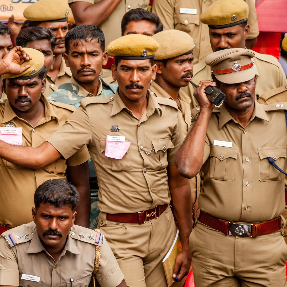 Hindistan polisi, Pakistanlıları sınır dışı etmek için operasyon başlattı.