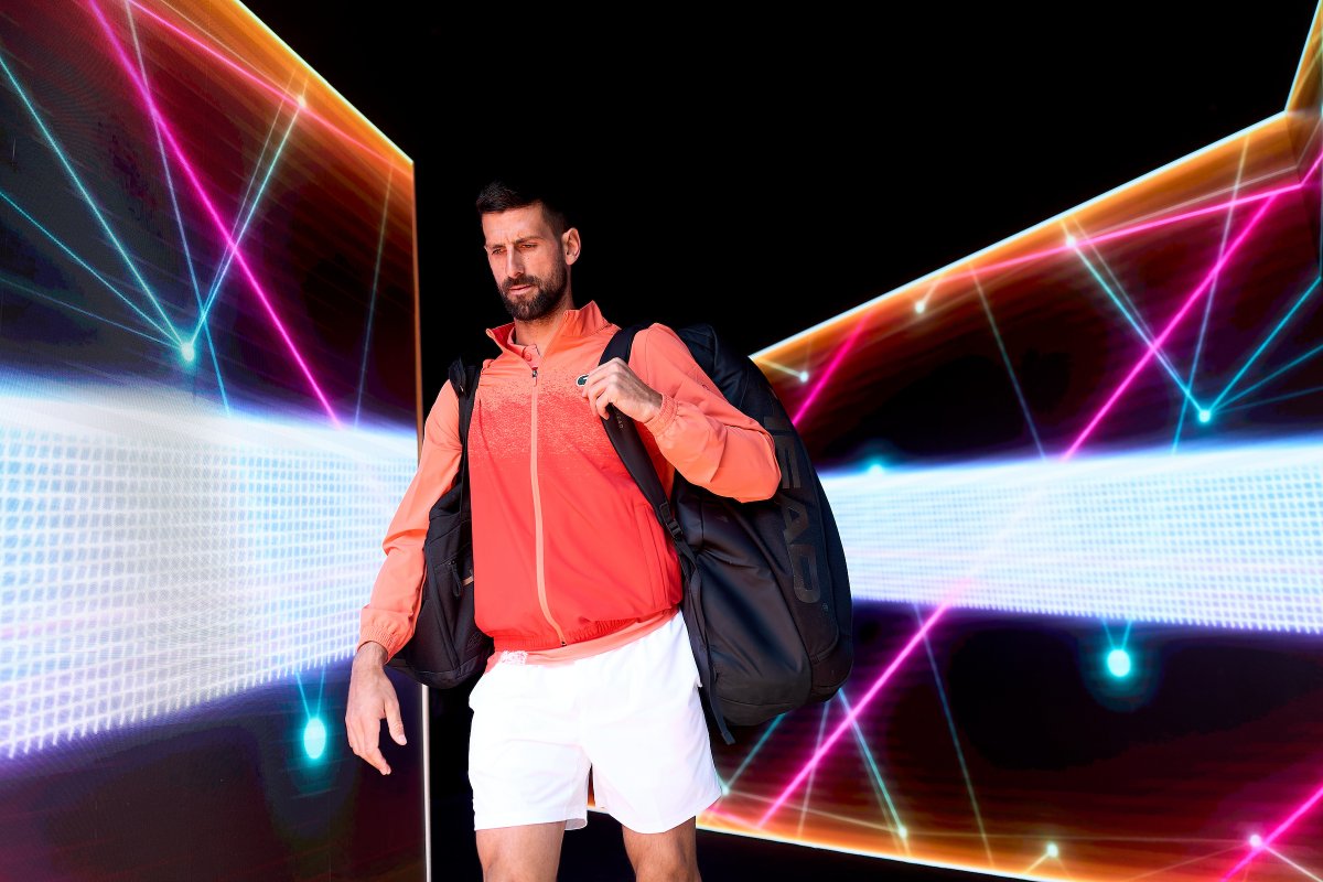 jmgmoron's tweet photo. Al igual que os lo dije cuando Federer parecía cerca de retirarse, o el año pasado con Nadal, os lo vuelvo a decir con Djokovic.

Cada partido que juegue es un regalo. El día que no esté, lo echaremos mucho de menos, como echamos de menos a Roger y a Rafa.

Disfrútenlo y dejen que haga lo que quiera, tanto si quiere seguir como retirarse mañana. Solo él tiene el derecho de decidir cuándo y dónde dejarlo. 

Es el más grande de todos los tiempos. Se lo ha ganado.