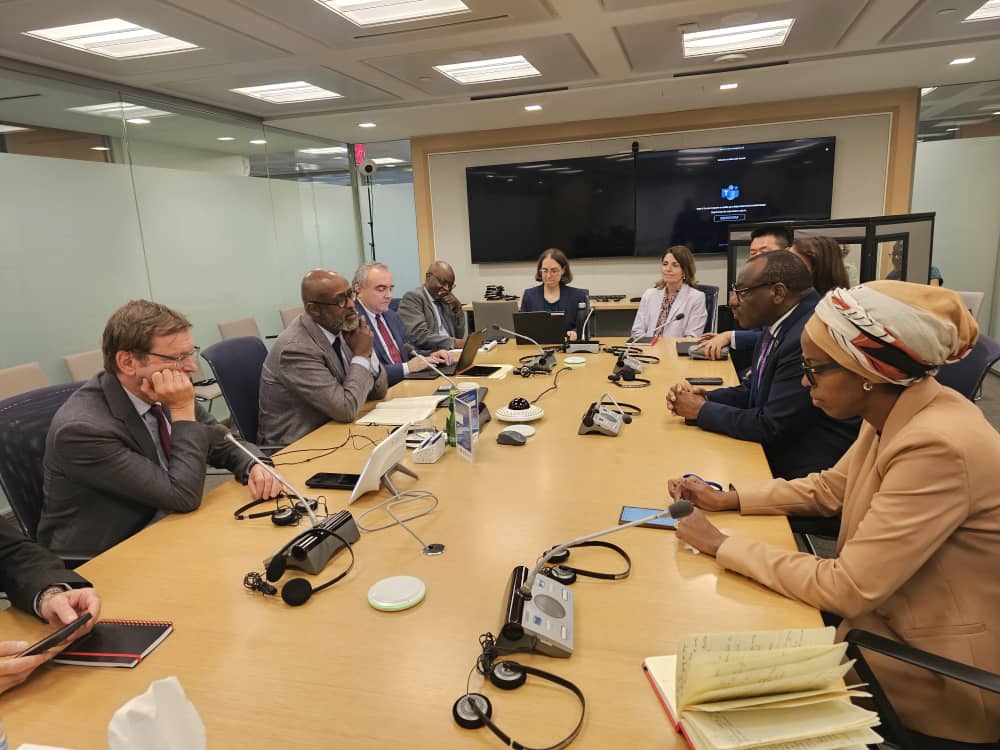 ECA (@eca_official) on Twitter photo On the margins of the #SpringMeetings, ES <a href="/ClaverGatete/">Claver Gatete</a> met <a href="/IMFAfrica/">IMF Africa</a> Director <a href="/aselassie/">Abebe Aemro Selassie</a>. The two institutions agreed to strengthen collaboration in DRM, capital market development & knowledge sharing On the margins of the #SpringMeetings, ES <a href="/ClaverGatete/">Claver Gatete</a> met <a href="/IMFAfrica/">IMF Africa</a> Director <a href="/aselassie/">Abebe Aemro Selassie</a>. The two institutions agreed to strengthen collaboration in DRM, capital market development & knowledge sharing