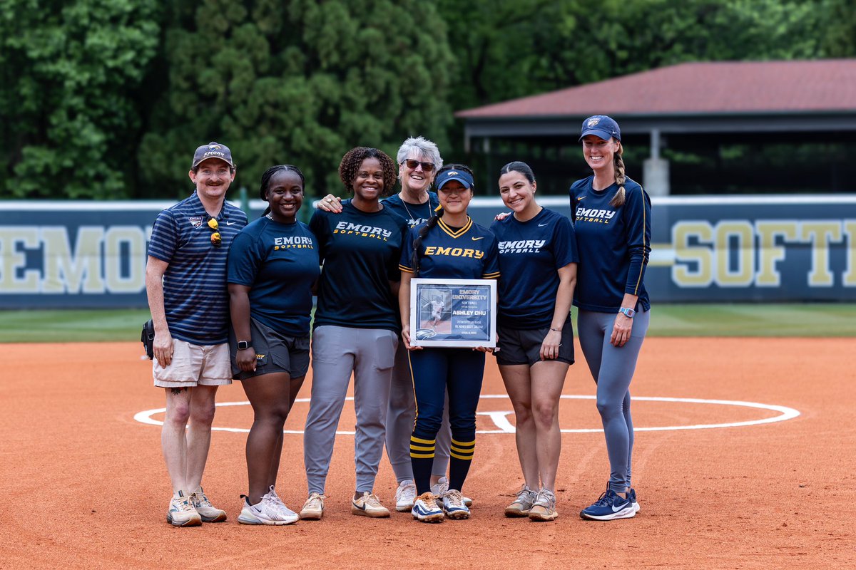 𝐓𝐡𝐞 𝐬𝐭𝐨𝐥𝐞𝐧 𝐛𝐚𝐬𝐞 𝐪𝐮𝐞𝐞𝐧 👑

Before today’s game against NYU, we honored Ashley Chu for setting the new program record for career stolen bases!

#FlyHigher