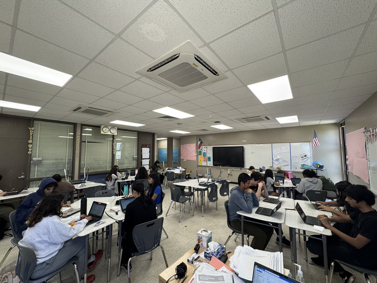 HartsHumans's tweet photo. AP Human Geographers putting in the work on a Saturday!!  10 days till the exam!!!! @SpringWoodsHigh https://t.co/Xf6UrErSHf