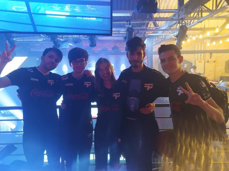 saahpenna's tweet photo. Não lembro exatamente o ano, mas olha o @GustavoMinerva, @Kamizeon e matsu aheuhaha @ilhadaslendas #LTASUL tenho outra com o esinha e o tinowns de noite no Party of legends https://t.co/fZIr7OD2qa