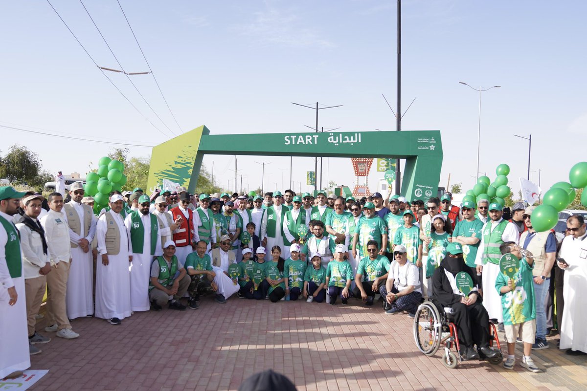 joufhealth's tweet photo. بحضور سعادة المستشار الخاص لسمو أمير المنطقة الدكتور أحمد بن محمد السناني عن صاحب السمو الملكي أمير المنطقة  -حفظه الله- نظم فرع وزارة الصحة وبمشاركة تجمع الجوف الصحي فعالية "امشِ 30"، التي تُعد إحدى أكبر الفعاليات الصحية المجتمعية في المملكة. https://t.co/xaDOxX8XfK