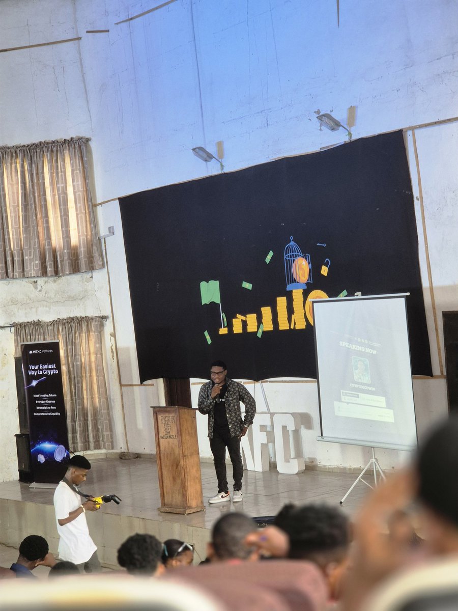 lil_lian21's tweet photo. Live at Konoha Financial Conference(KFC 2.0) ๐ฅ๐ฅ
@cryptogodwin walked us through how to grow in web 3
while @_yeminiz gave us insights on how to earn from the web 3 space
#kfc2.0
#FinancialFreedom https://t.co/EQD8epHkXh