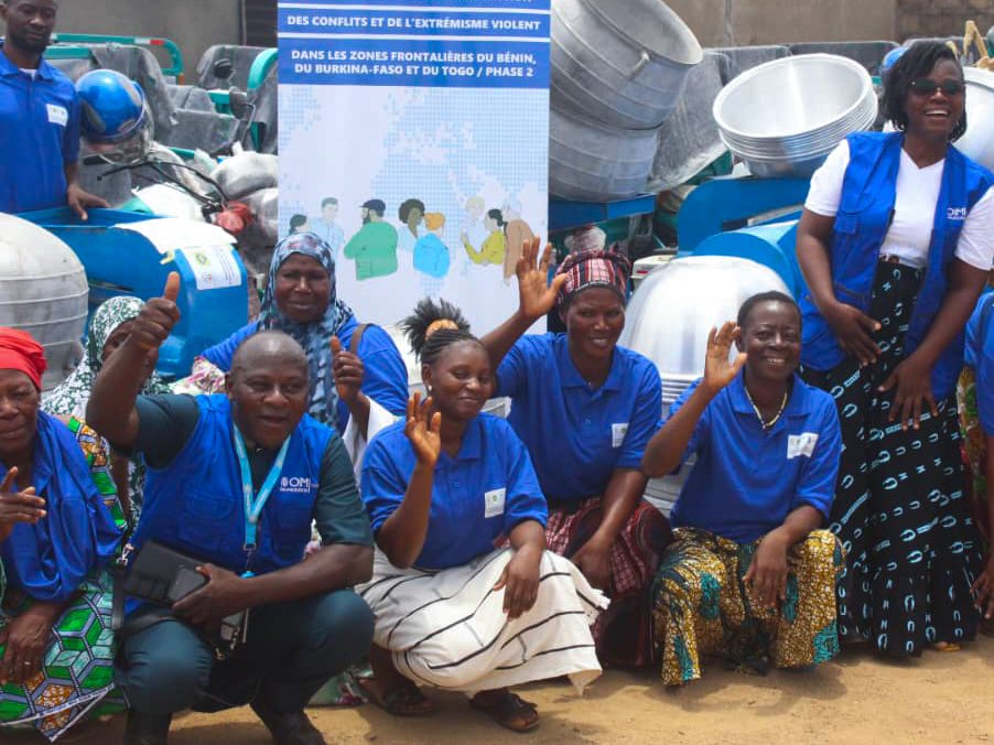 OIMTogo's tweet image. Cette semaine, l'@OIMTogo, en partenariat avec #REFED, a remis des équipements aux bénéficiaires du projet #PEV2. Soutenue par @UNPeacekeeping, cette initiative vise à renforcer leur résilience et autonomie économique afin de garantir des moyens de subsistance durables.