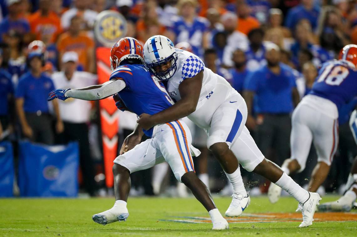 GregTompsett's tweet image. LARGE HUMAN!!!
Folks, we’ve done it! They’ve finally given us a #LargeHuman!!!
Bills 4th round pick Deone Walker is 6’7” 345lbs!
