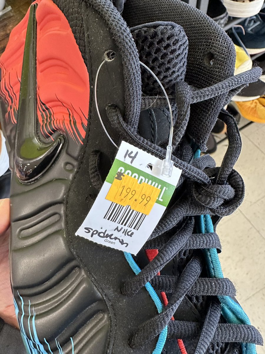 mlbcollector's tweet photo. Some serious deals over at the @goodwill today! https://t.co/SpuU2l56bh