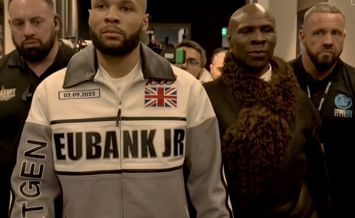 tom_whatever's tweet photo. What an entrance! Unbelievable scenes! #EubankBenn https://t.co/E5y9zcPPsu