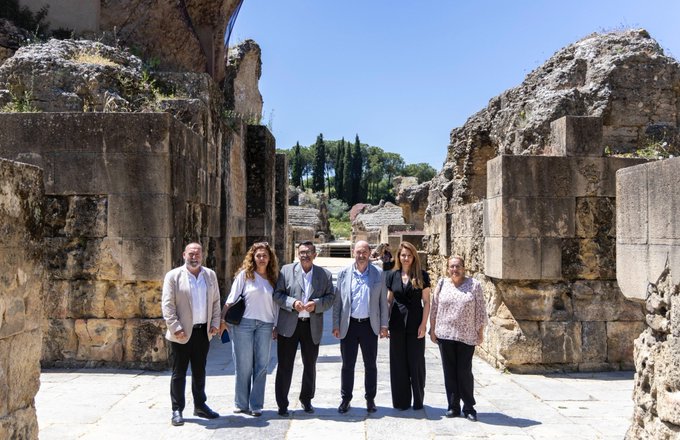 SpainIsFootball's tweet photo. 📸 Next to Seville, the @EstadioCartuja is located in the beautiful town of Santiponce.
This Saturday the @rfef president visited the town where the remains of the famous Roman city of Italica are located.
ℹ️ https://t.co/h4YW308Qbi
#CopaDelReyMAPFRE | #CopaMola 🏆 https://t.co/fHTZEj817s