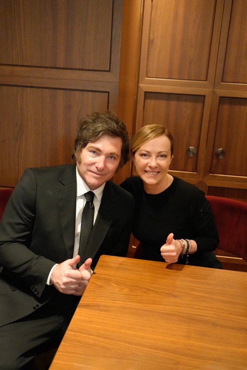 ElPelucaMilei's tweet image. Dos potencias mundiales.

🇦🇷🤝🏻🇮🇹