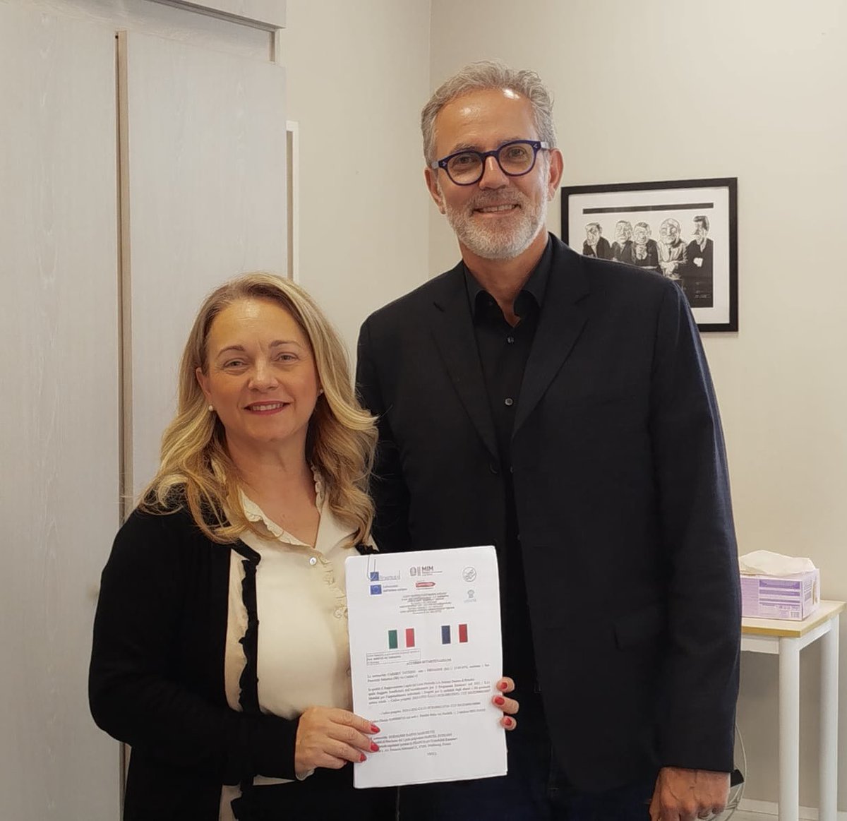 Lycée Marcel RUDLOFF - Strasbourg (@lyceerudloff) on Twitter photo Visite de Madame Carmen Taurino, proviseure du Liceo Marzella Leo Simone Durano dans le cadre de notre nouveau partenariat Erasmus+ avec Brindisi: jobshadowing, mobilité de groupes.
Un bel avant-goût du <a href="/MoisEurope/">Le Mois de l'Europe</a> 🇪🇺
<a href="/EUErasmusPlus/">Erasmus+</a> <a href="/acstrasbourg/">Académie Strasbourg</a> <a href="/OlivierKlein93/">Olivier Klein</a> <a href="/IsabelleWolf/">Isabelle Wolf</a> Visite de Madame Carmen Taurino, proviseure du Liceo Marzella Leo Simone Durano dans le cadre de notre nouveau partenariat Erasmus+ avec Brindisi: jobshadowing, mobilité de groupes.
Un bel avant-goût du <a href="/MoisEurope/">Le Mois de l'Europe</a> 🇪🇺
<a href="/EUErasmusPlus/">Erasmus+</a> <a href="/acstrasbourg/">Académie Strasbourg</a> <a href="/OlivierKlein93/">Olivier Klein</a> <a href="/IsabelleWolf/">Isabelle Wolf</a>