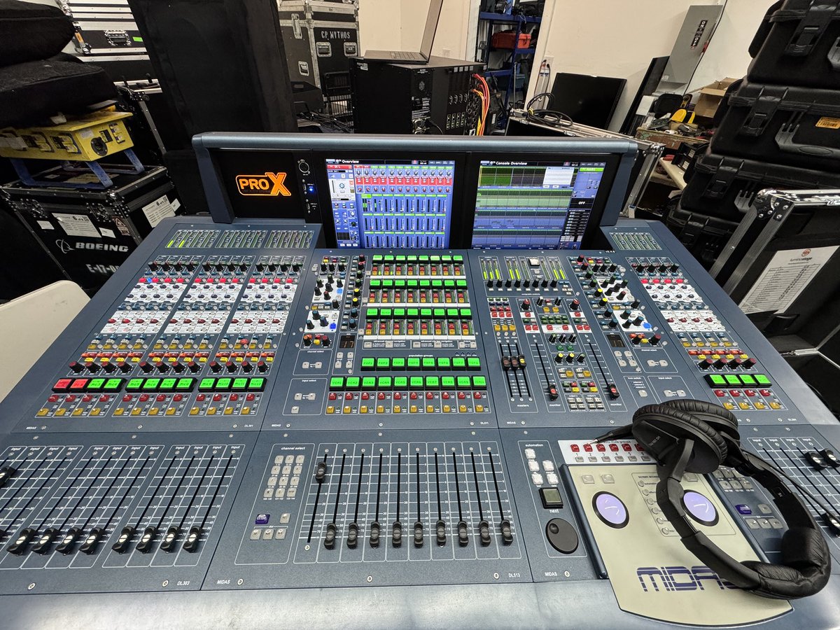 SeireinoSensh's tweet photo. It may be old but I still love it. @MIDASconsoles #proav #av #mixingconsole #midasconsoles https://t.co/VFpyejpnnr