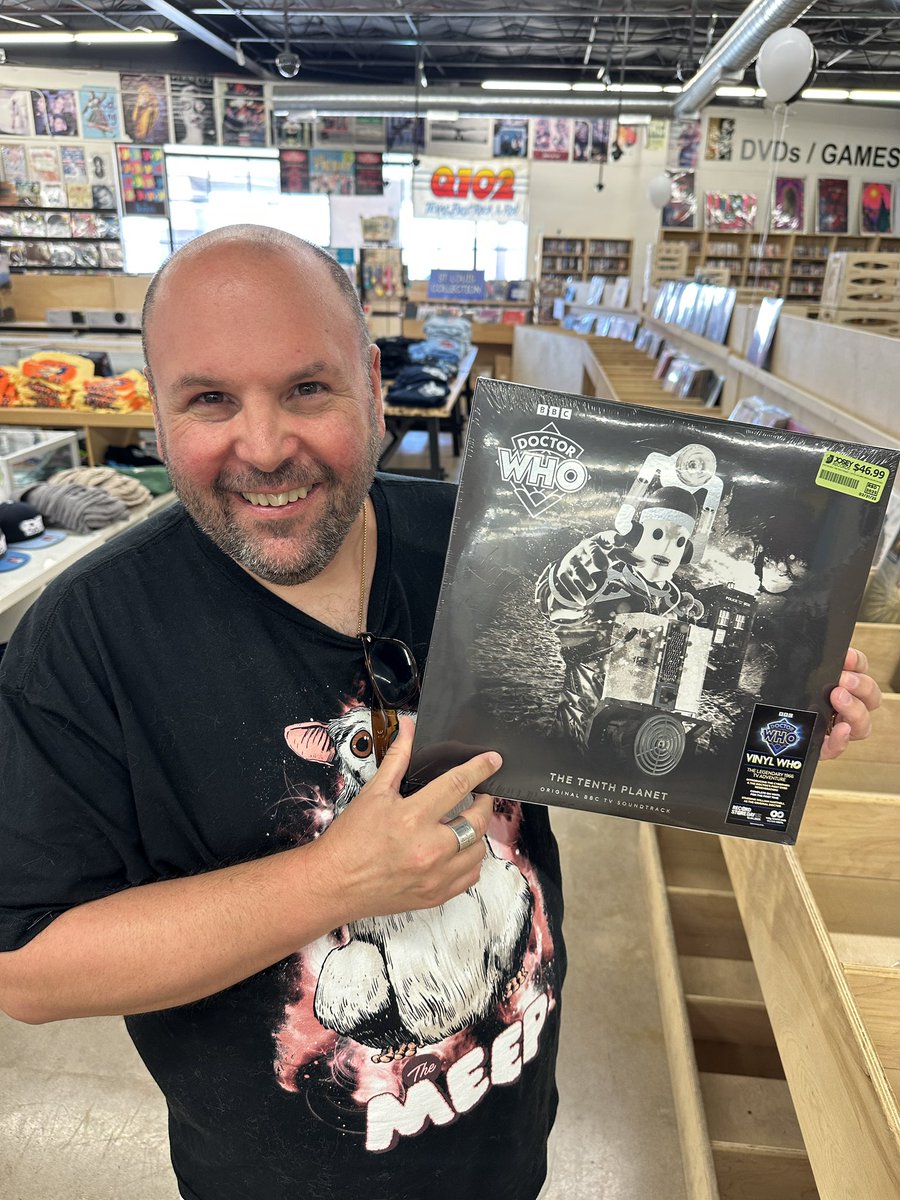 The Geeks Handbag (@thegeekshandbag) on Twitter photo New video out now on my channel!
Join me as I go in search of the #DoctorWho “The Tenth Planet” Record Store Day exclusive vinyl here in the U.S 🇺🇸
<a href="/bbcdoctorwho/">Doctor Who</a> <a href="/DemonMusicGroup/">Demon Music Group</a> #RSD25
▶️ m.youtube.com/watch?v=0hTvLB… New video out now on my channel!
Join me as I go in search of the #DoctorWho “The Tenth Planet” Record Store Day exclusive vinyl here in the U.S 🇺🇸
<a href="/bbcdoctorwho/">Doctor Who</a> <a href="/DemonMusicGroup/">Demon Music Group</a> #RSD25
▶️ m.youtube.com/watch?v=0hTvLB…