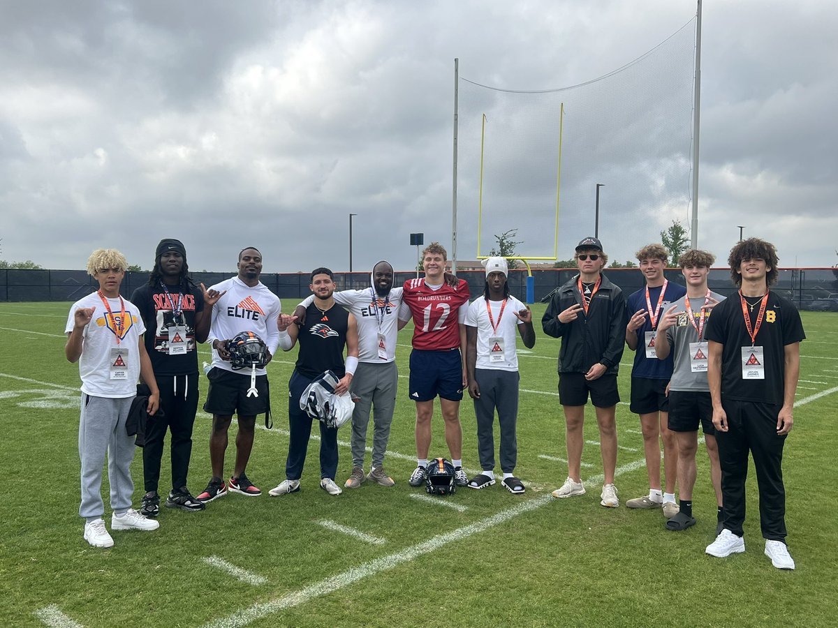 Carl Whitley (@greedy_whit) on Twitter photo Thank you <a href="/UTSAFTBL/">UTSA Football 🏈</a> for the great hospitality. & it’s always good to see out some of our former guys! <a href="/CoachJP3/">Joe Price III</a> <a href="/HunterRittimann/">Hunter Rittimann</a> #TheGreedyWay #RealGreedy Thank you <a href="/UTSAFTBL/">UTSA Football 🏈</a> for the great hospitality. & it’s always good to see out some of our former guys! <a href="/CoachJP3/">Joe Price III</a> <a href="/HunterRittimann/">Hunter Rittimann</a> #TheGreedyWay #RealGreedy