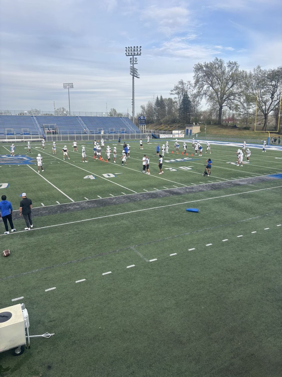 GradyMarks_'s tweet photo. I had a great time at @CCSUfootball Junior Day. The game was fun to watch and see the team compete. Thank you @RonDiGravio for the invite! @NewtownFootball @jd01an https://t.co/8KatWwUnDG