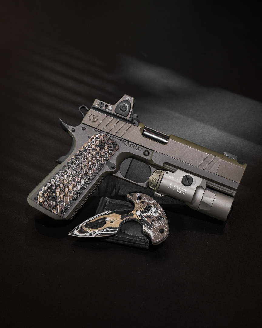 VZGrips's tweet photo. Sick combo of VZ Hydra in the Burl Hyena Brown with a matching Punch Arrow on a beautiful Nighthawk Custom's Sand Hawk 1911 at NRAAM 2025
#NRAAM2025 #Nighthawkcustoms #VZGrips https://t.co/EQ3jA3tsEd