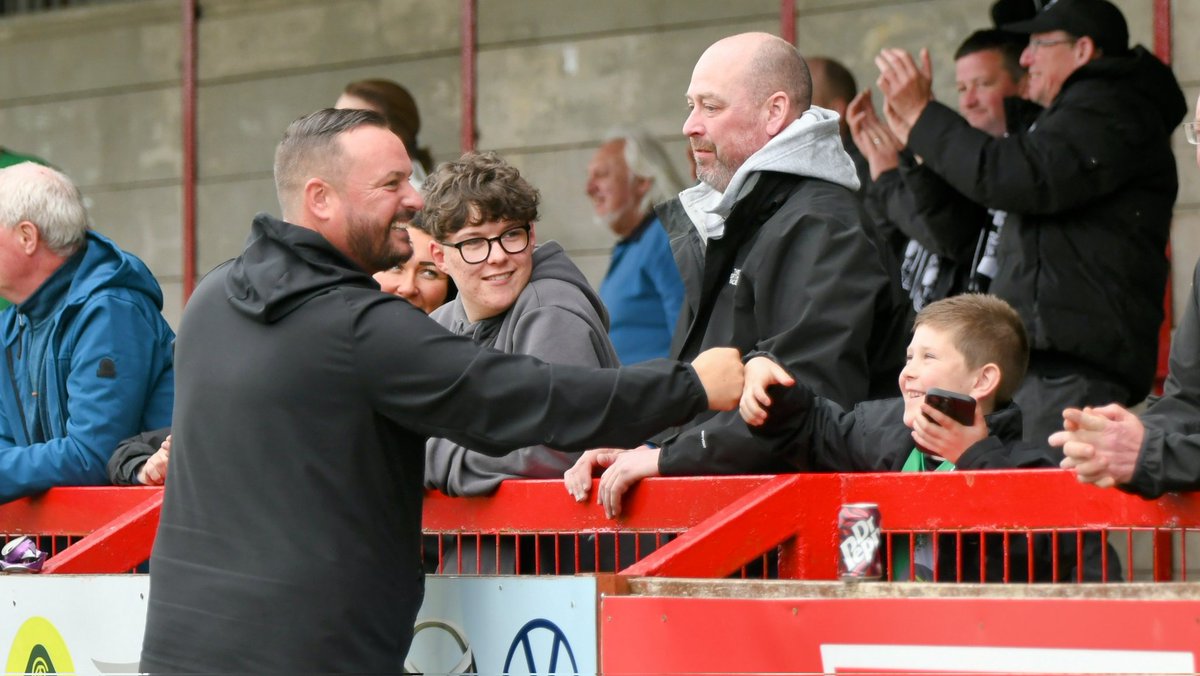 ACFC1916's tweet photo. An absolutely fantastic following on the road today, as always 🙌

Michael Clegg's Barmy Army, the pride of Atherton 🏁 https://t.co/ncQNjvT5Lt