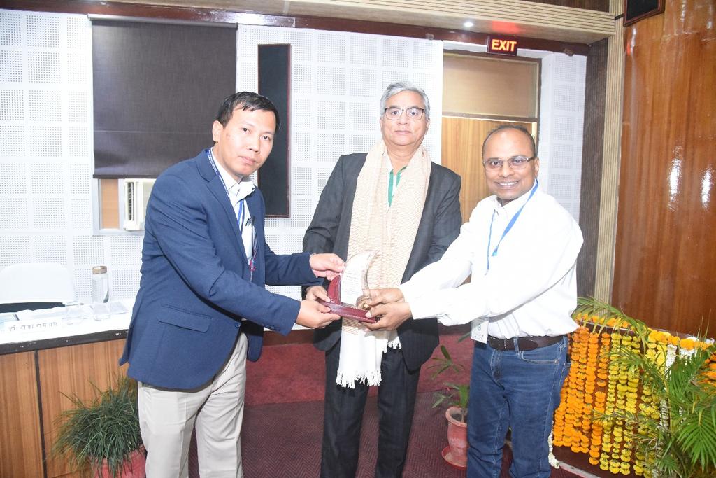 SBasuIITD's tweet photo. I gave a plenary talk on Energy Materials for Hydrogen Electrolyser, Na &amp; Li-ion battery, SOFC/SOEC in SEFCO 2025, Intl Conf on Shaping the Energy Future: Challenges &amp; Opportunities held at IIP Dehradun. @iitdelhi @IndiaDST @mnreindia @iitdaa @fitt_iitd @EduMinOfIndia https://t.co/bs5yszEaTP