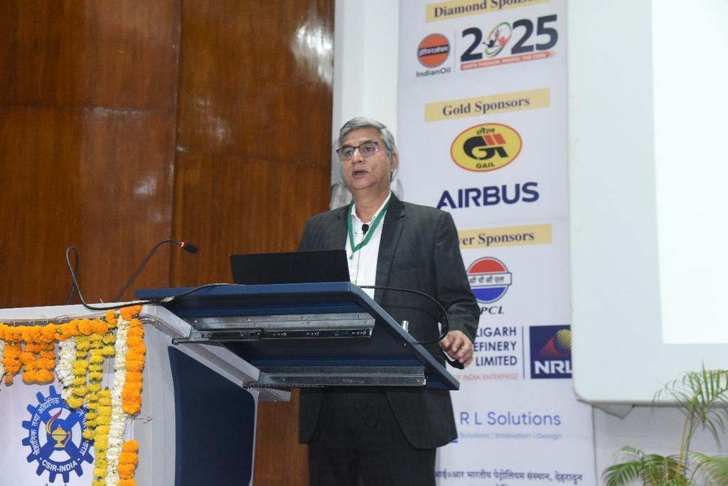 SBasuIITD's tweet photo. I gave a plenary talk on Energy Materials for Hydrogen Electrolyser, Na &amp; Li-ion battery, SOFC/SOEC in SEFCO 2025, Intl Conf on Shaping the Energy Future: Challenges &amp; Opportunities held at IIP Dehradun. @iitdelhi @IndiaDST @mnreindia @iitdaa @fitt_iitd @EduMinOfIndia https://t.co/bs5yszEaTP