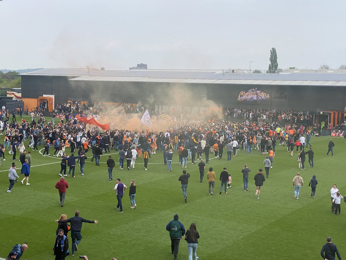 JoelHammer's tweet photo. “Kings of non league” 

We know our place 😂 March to the Premier League has begun https://t.co/jIf891STSl