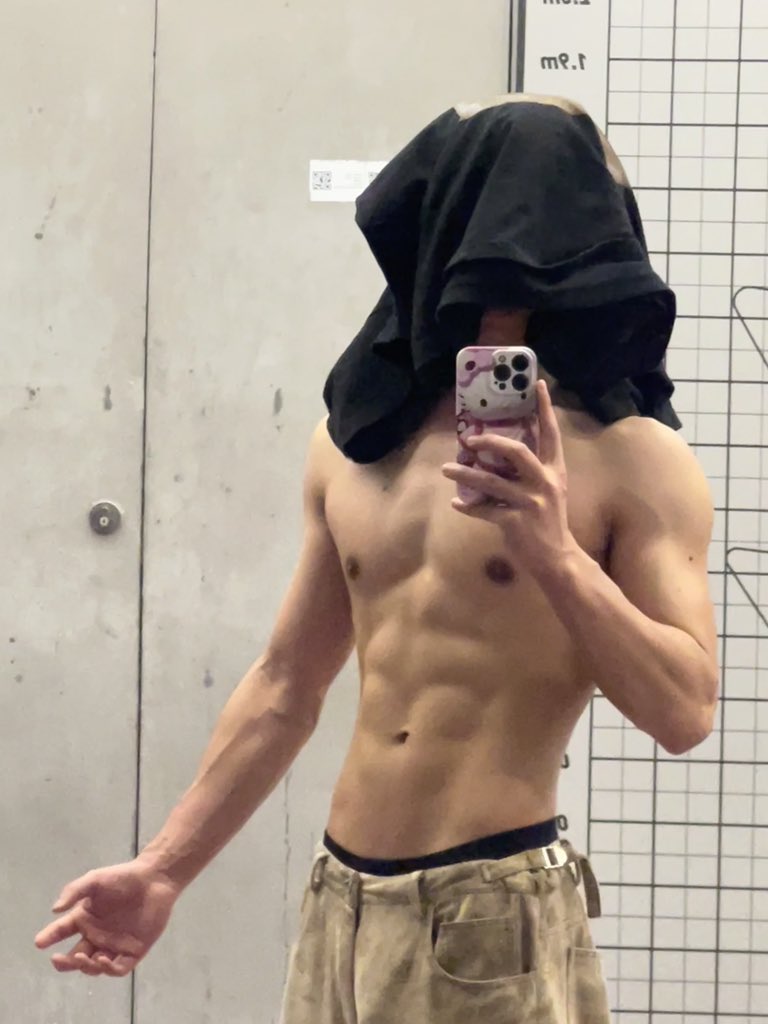 趁没人的时候拍