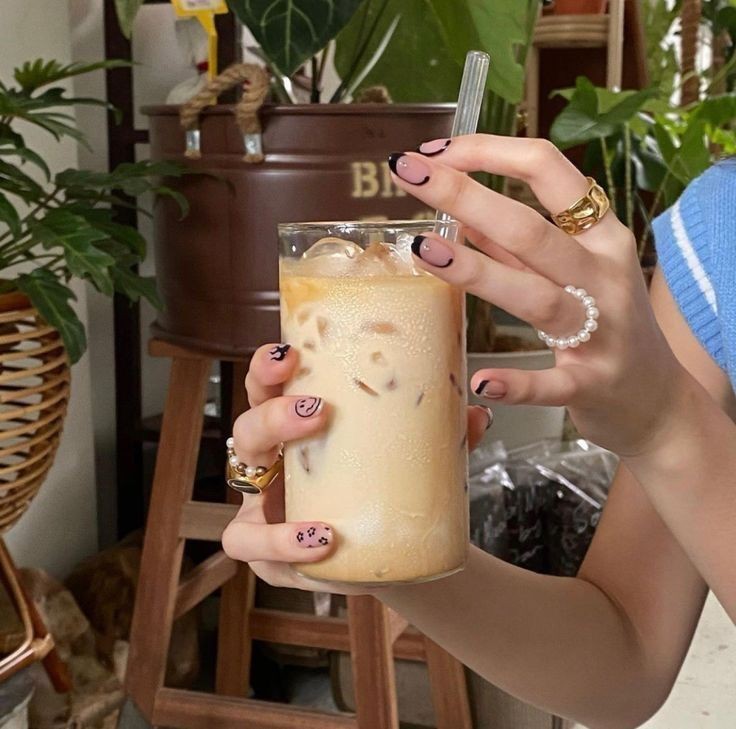 shewearprada's tweet image. Summer break 🌿🧋⛅🌷